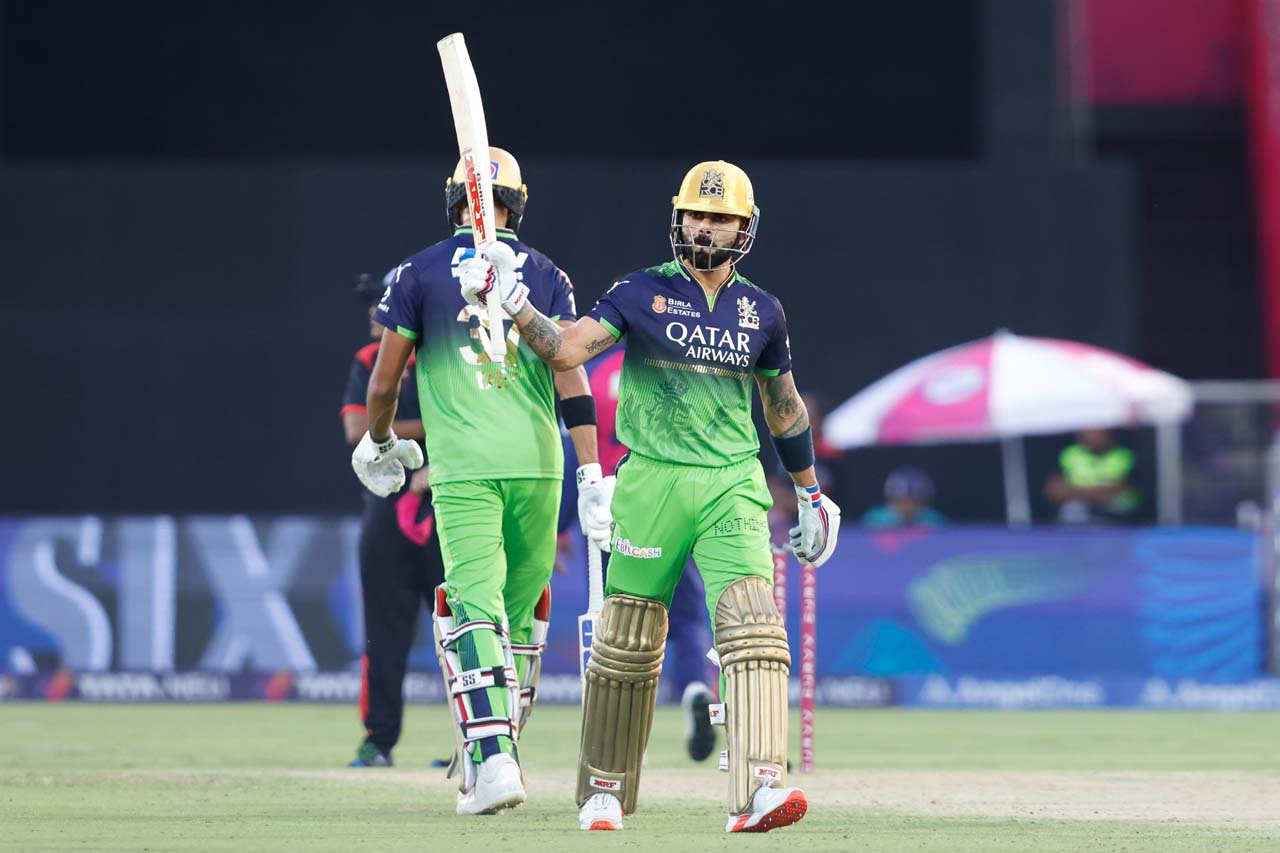 RR vs RCB : रॉयल चैलेंजर्स बेंगलुरु ने राजस्थान को नौ 9 विकेट से हराया, कोहली-साल्ट का अर्धशतक