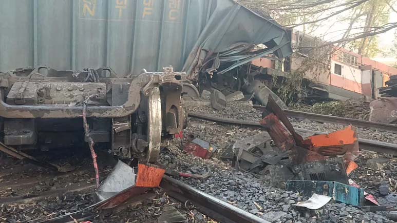साहिबगंज में रेल हादसाः दो मालगाड़ियों के बीच भीषण टक्कर, दो की दर्दनाक मौत, चार घायल