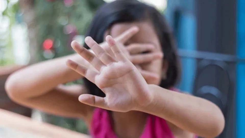 हैवानियत की हद पार : बच्ची से रेप की कोशिश, चिल्लाने पर मुंह में बालू डाल गले में ठोंकी कील