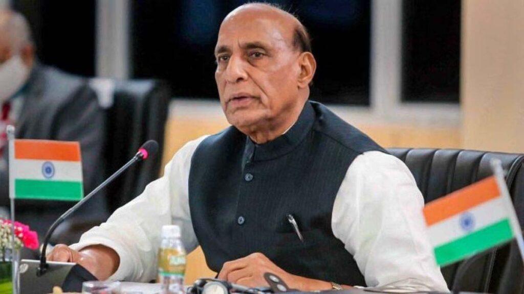 रक्षा मंत्री राजनाथ सिंह करने वाले हैं बड़ी बैठक, तीनों सेना प्रमुख और CDS रहेंगे मौजूद