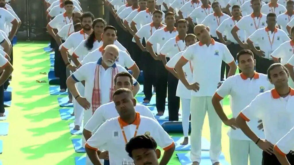 International Yoga Day 2025 : हिमालय से समुद्र तक योगमय हुआ भारत; विशाखापट्टनम से PM मोदी का संदेश- ‘योग ने पूरे विश्व को जोड़ा’