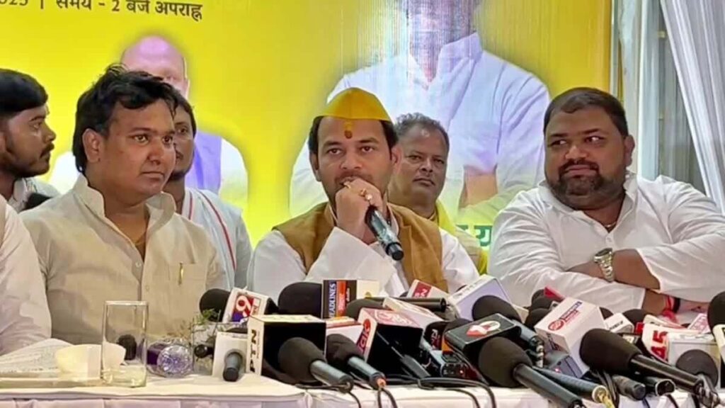 बिहार की सियासत में मची हलचल, तेज प्रताप यादव ने VVIP पार्टी से किया गठबंधन