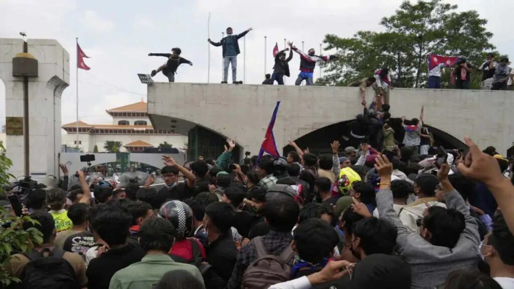 Nepal Protest: नेपाल में सोशल मीडिया बैन को लेकर मचा बवाल, 20 की मौत