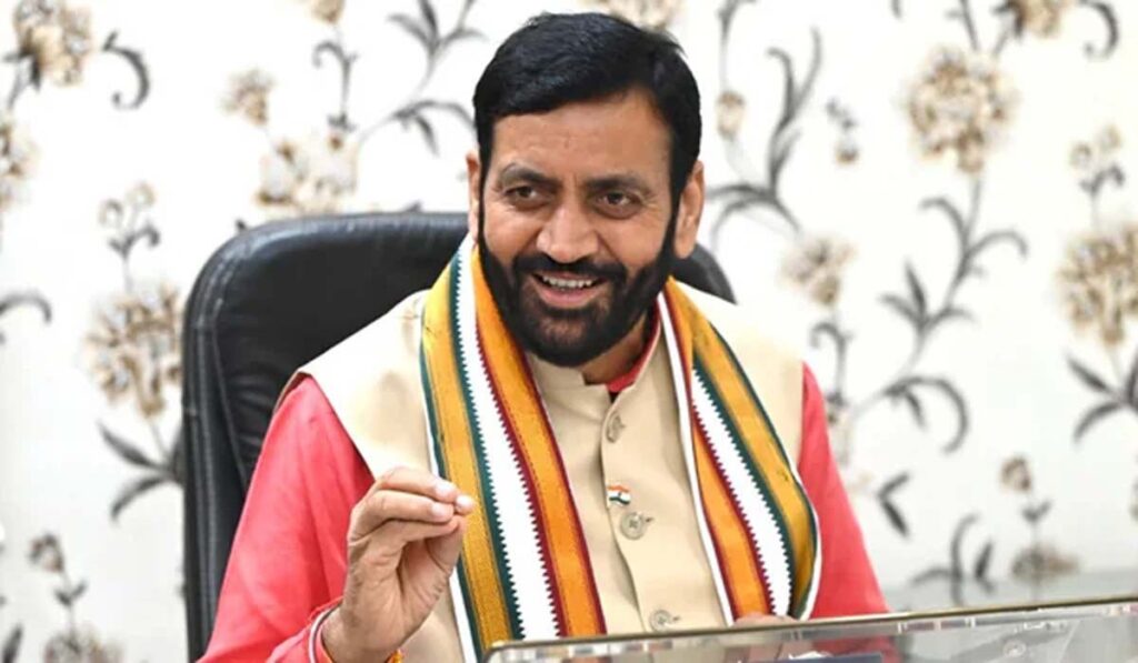 खुशखबरी! CM नायब सैनी ने बुजुर्गों को दिया बड़ा तोहफा, इतने रुपये बढ़ाई बुढ़ापा पेंशन