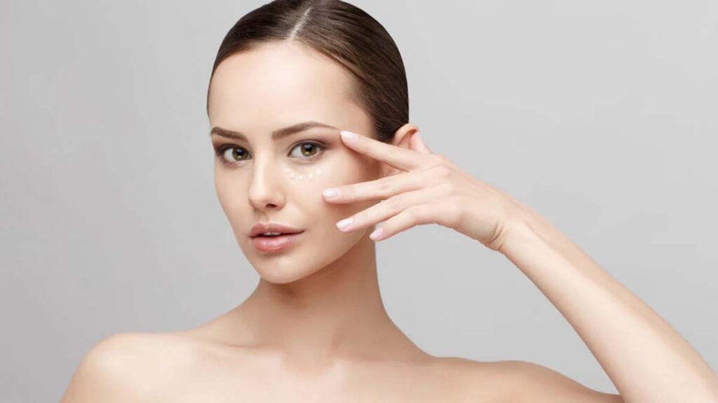 सर्दियों में स्किन को बनाएं मक्खन जैसी मुलायम, नहाने के बाद लगाएं ये तेल, गायब हो जाएगी ड्रायनेस