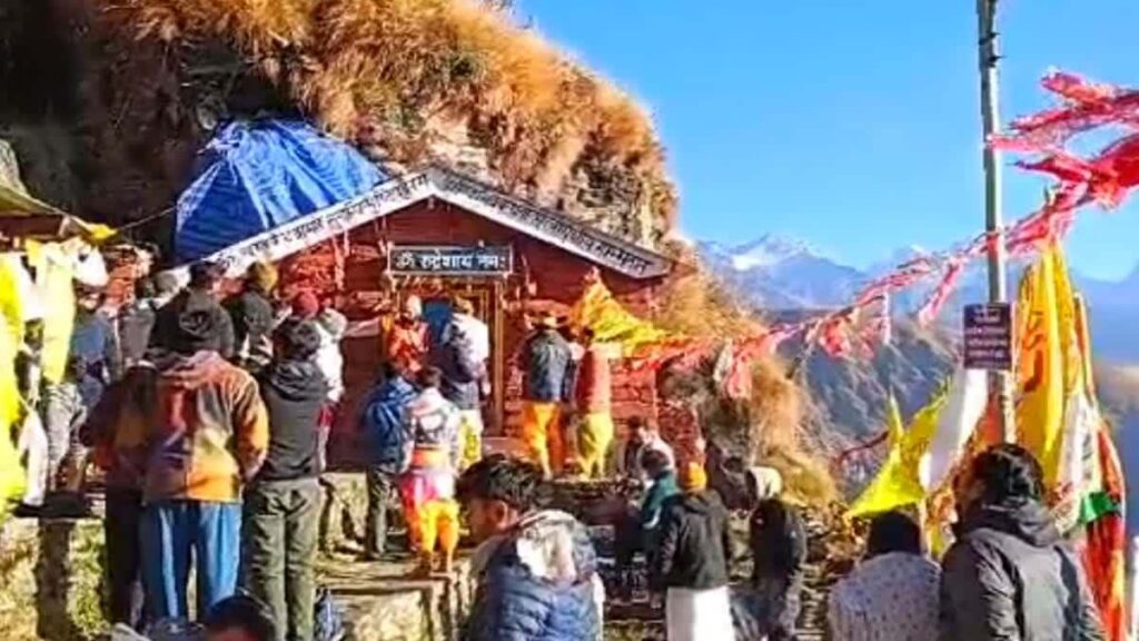 रुद्रनाथ धाम के कपाट बंद, सारा अली खान ने किए दर्शन