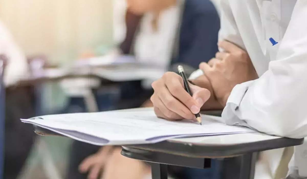 UP Board Exam 2026: 10वीं-12वीं की डेटशीट में बड़ा बदलाव, जानें नया शेड्यूल