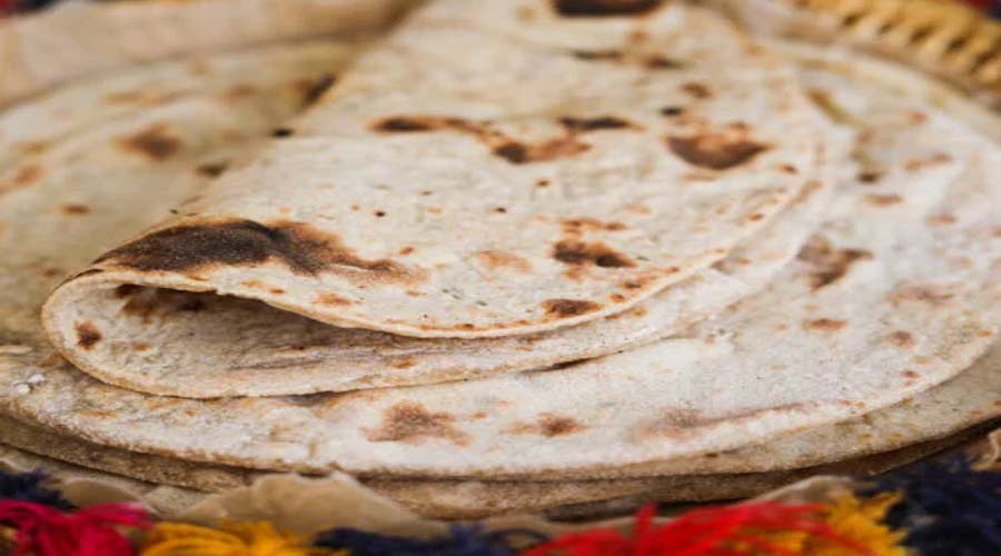 Vastu Tips For Roti: क्या रोटियां गिनकर बनाना सही है? जानिए रसोई से जुड़े वास्तु नियम Vastu Tips For Roti