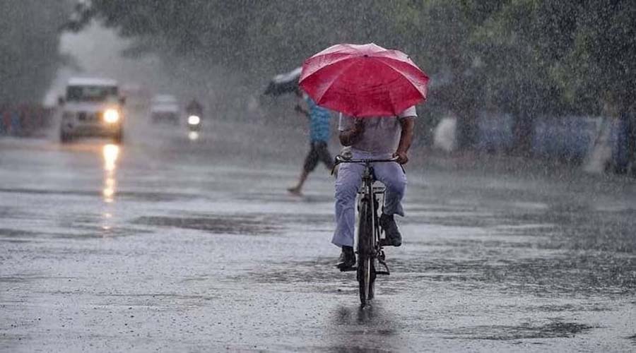 13 राज्यों में भारी बारिश का अलर्ट, उत्तराखंड में रेड चेतावनी; बाढ़ और भूस्खलन का खतरा बढ़ा weather news