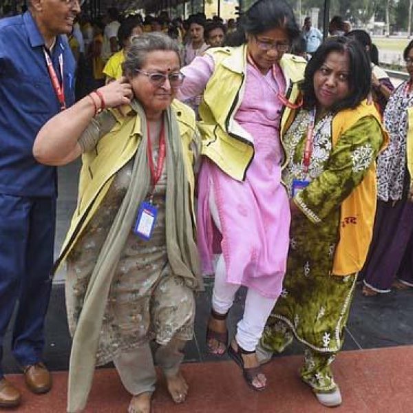 देश के कई शहरों में ब्लैकआउट : युद्ध जैसी स्थिति से निपटने के लिए तैयारी हुई तेज