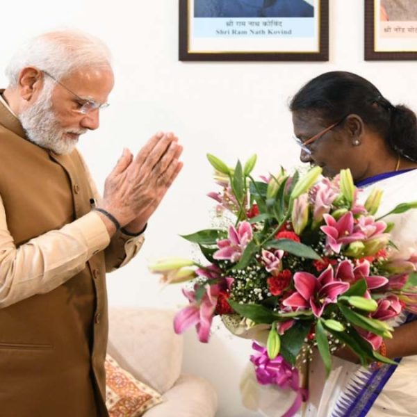 ‘आपका जीवन करोड़ों लोगों के लिए प्रेरणा’, PM मोदी ने दी राष्ट्रपति मुर्मू को जन्मदिन की शुभकामनाएं,