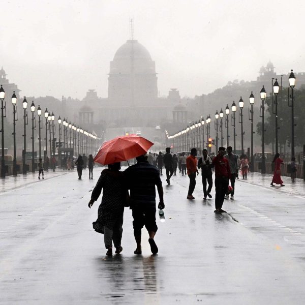 Weather news : आज पहाड़ से लेकर मैदानी इलाकों में भारी बारिश को लेकर अलर्ट, जानें अपने राज्य का हाल
